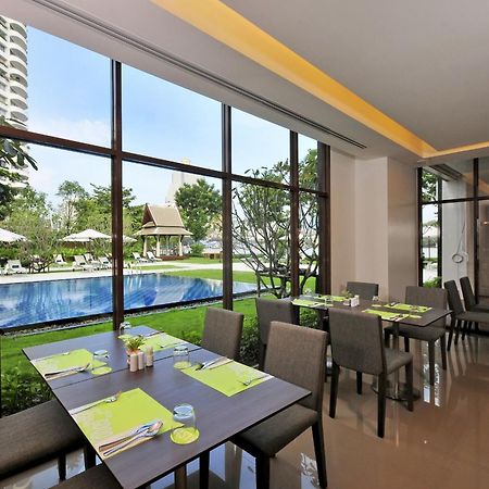 Ibis Bangkok Riverside Екстер'єр фото